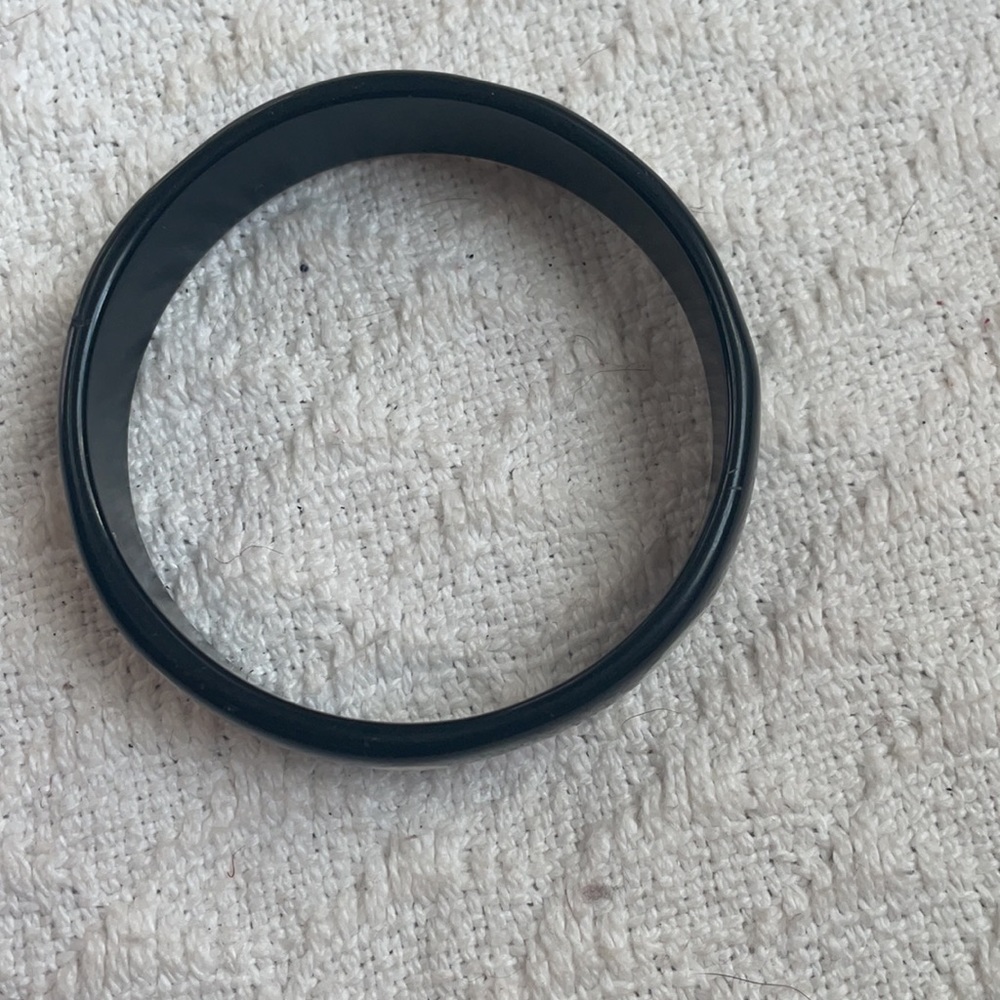Mod Plastic Bangle - Picture 3 of 7
